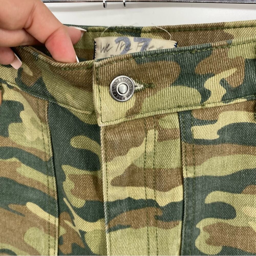 Free People We The Free Remy Cropped Cargo Pants Army Print Wide Leg Size 27 - Picture 9 of 12
